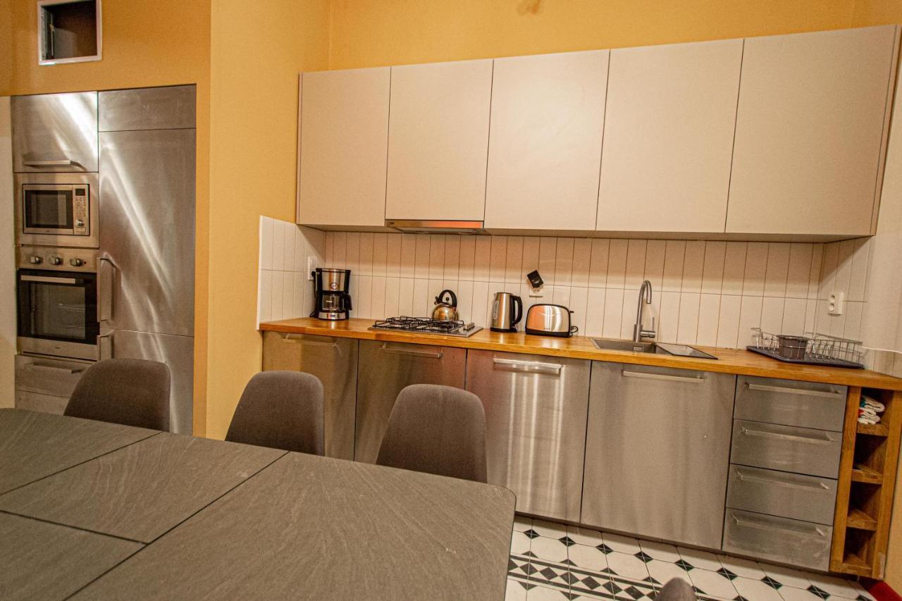 4 Bedrooms 130M2 Apartment At The Main City Square Praga Exterior foto