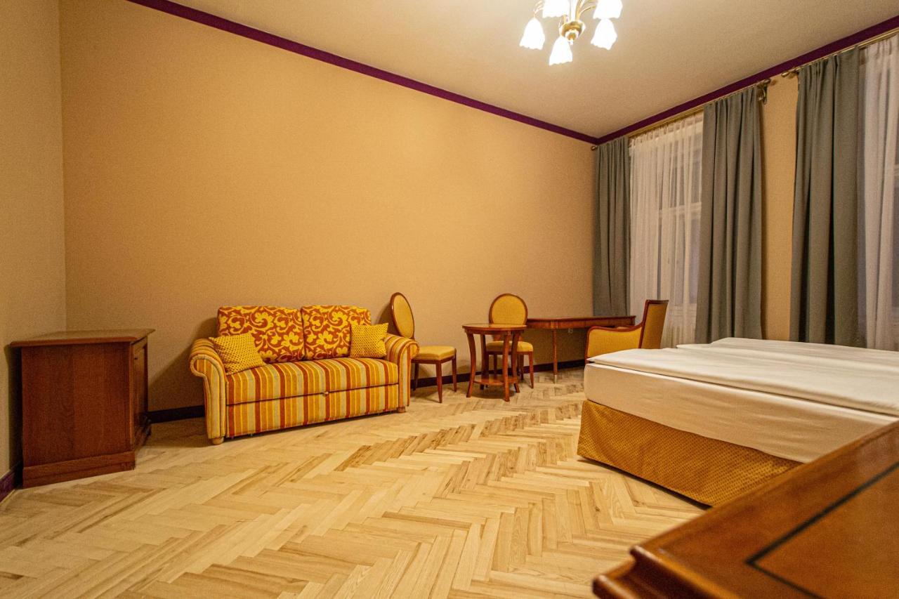 4 Bedrooms 130M2 Apartment At The Main City Square Praga Exterior foto